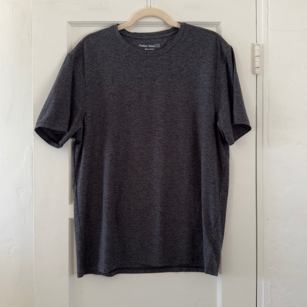 Outdoor Voices Men's CloudKnit Shortsleeve Gray Charcoal T-Shirt